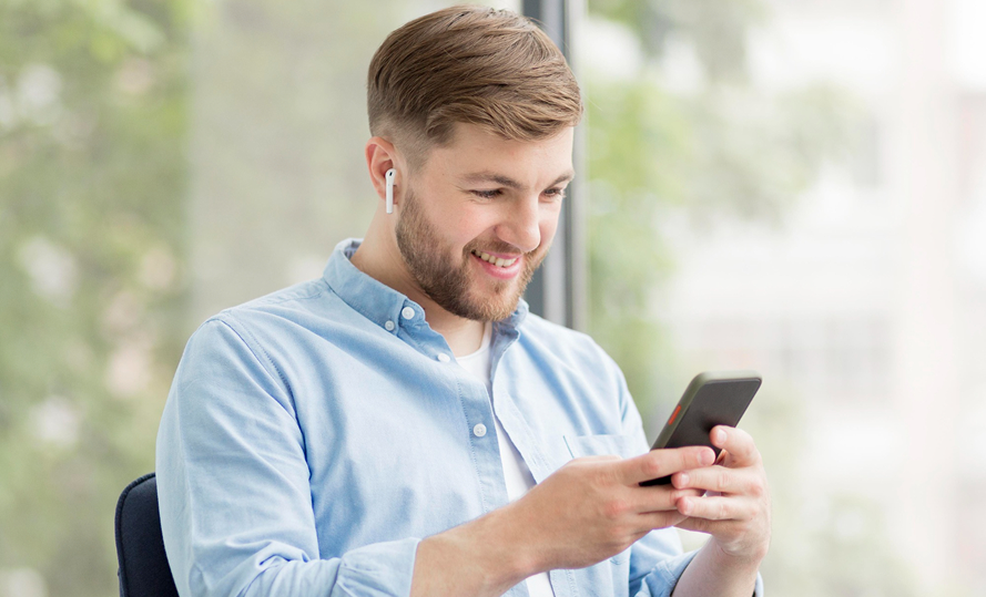 AI-Powered Mobile Applications and Intelligent User Experiences